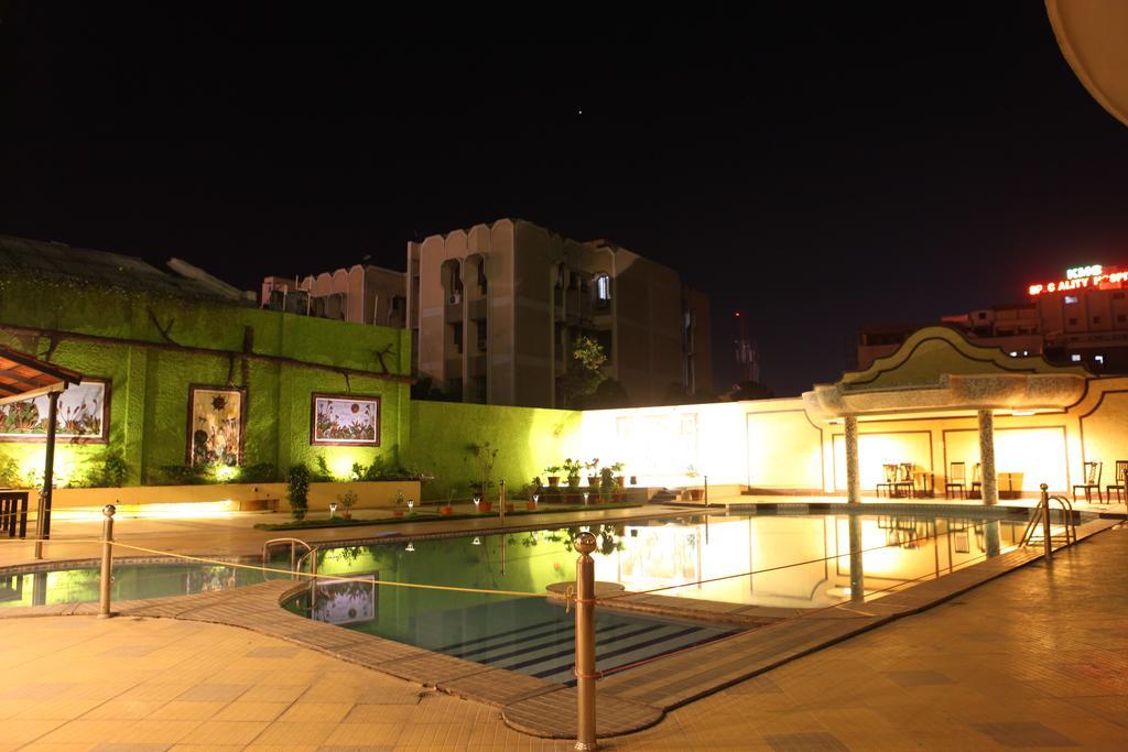 Tiruchirappalli Femina Hotel מראה חיצוני תמונה