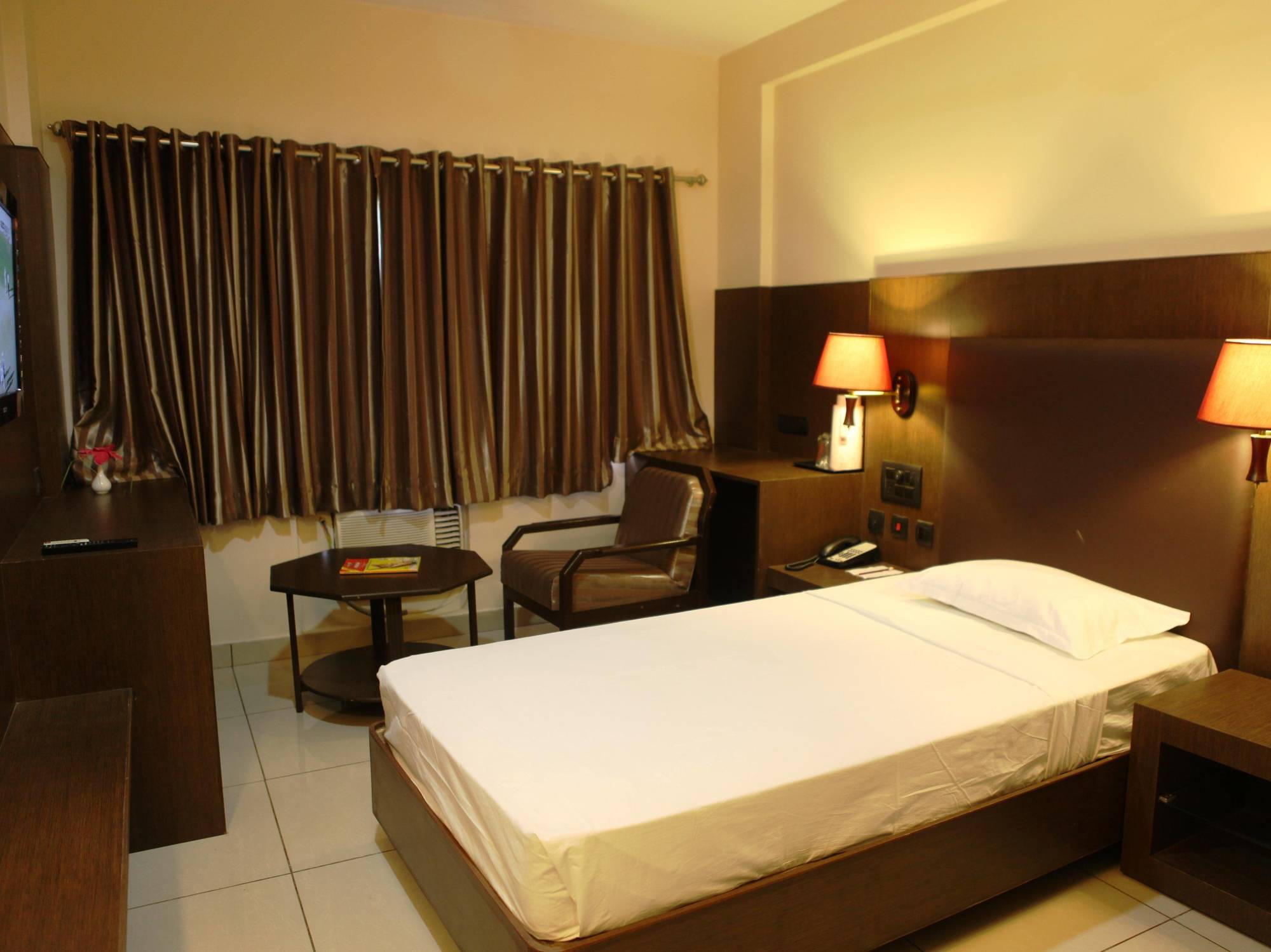 Tiruchirappalli Femina Hotel מראה חיצוני תמונה